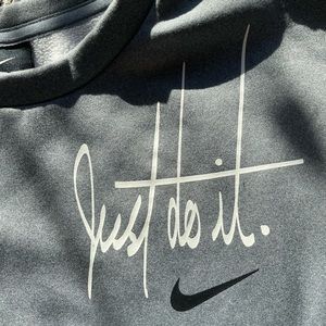 Nike Women’s Crew Sweatshirt (Size S)